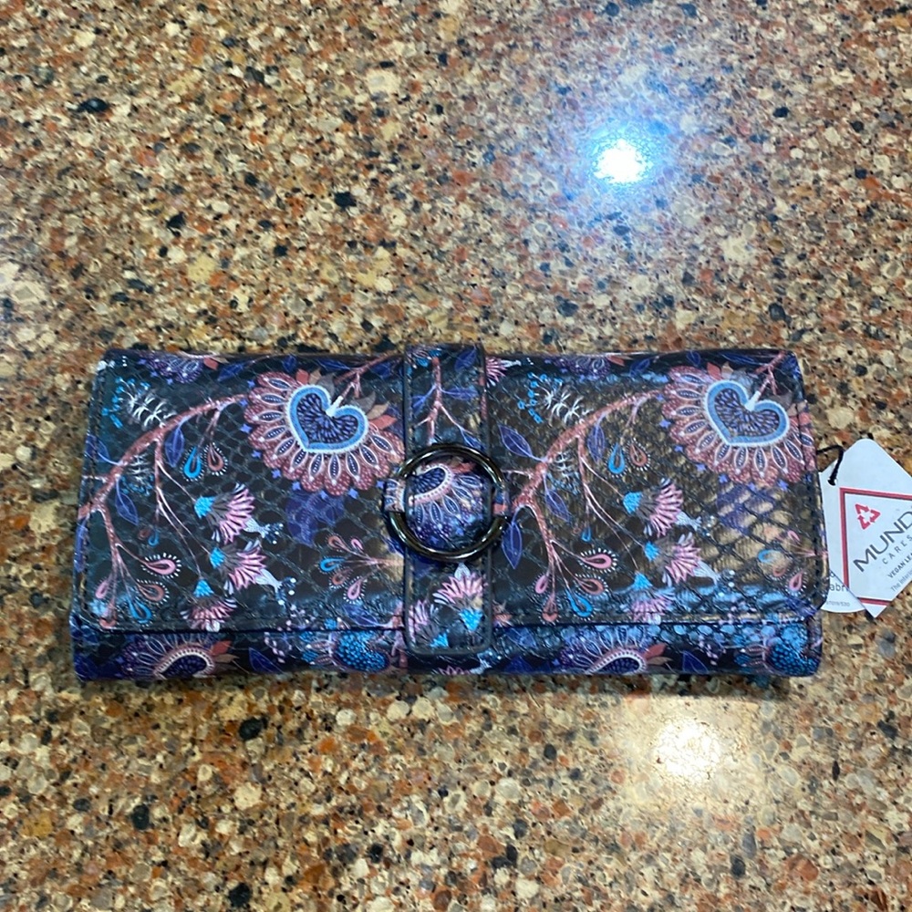 *****PRICE DROP*****  NWT MUNDI VEGAN LEATHER BELFAST WALLET